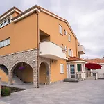 Vall Appartement Krk Town