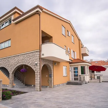 Vall Apartman Krk Town