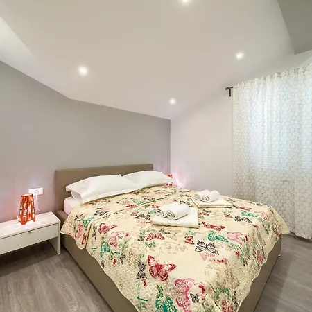Vall Apartman Krk Town