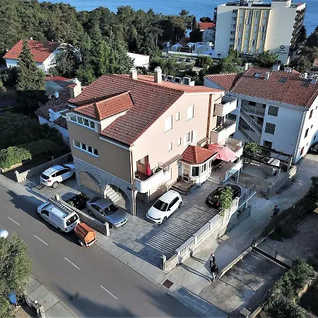 Vall Apartmán *